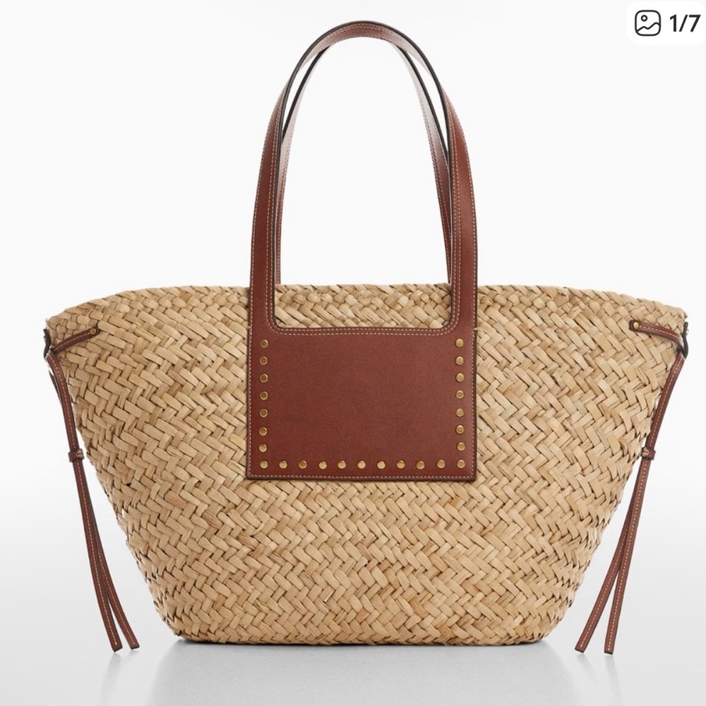 MANGO Double strap basket bag


Beautiful bag.  Plan ahead for spring.